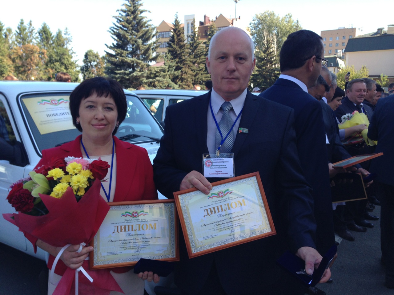 Вручены ключи от автомобиля ВАЗ-21214 "Нива" от имени Президента Республики Татарстан
