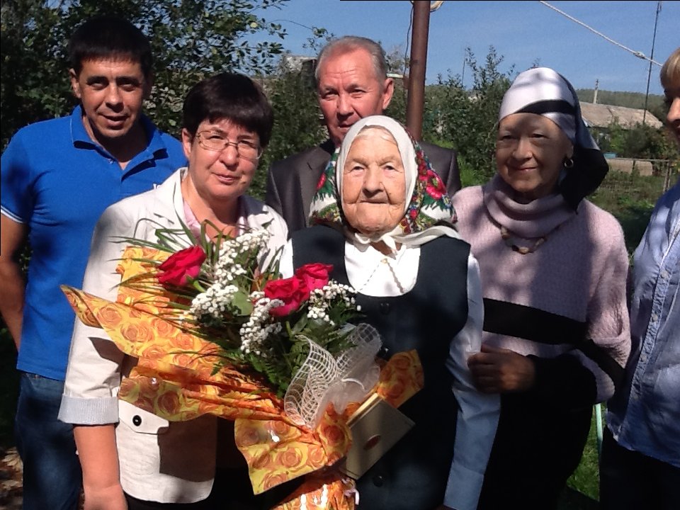 Жительнице Бавлов Бибихабибе Мухаметовой исполнилось 100 лет